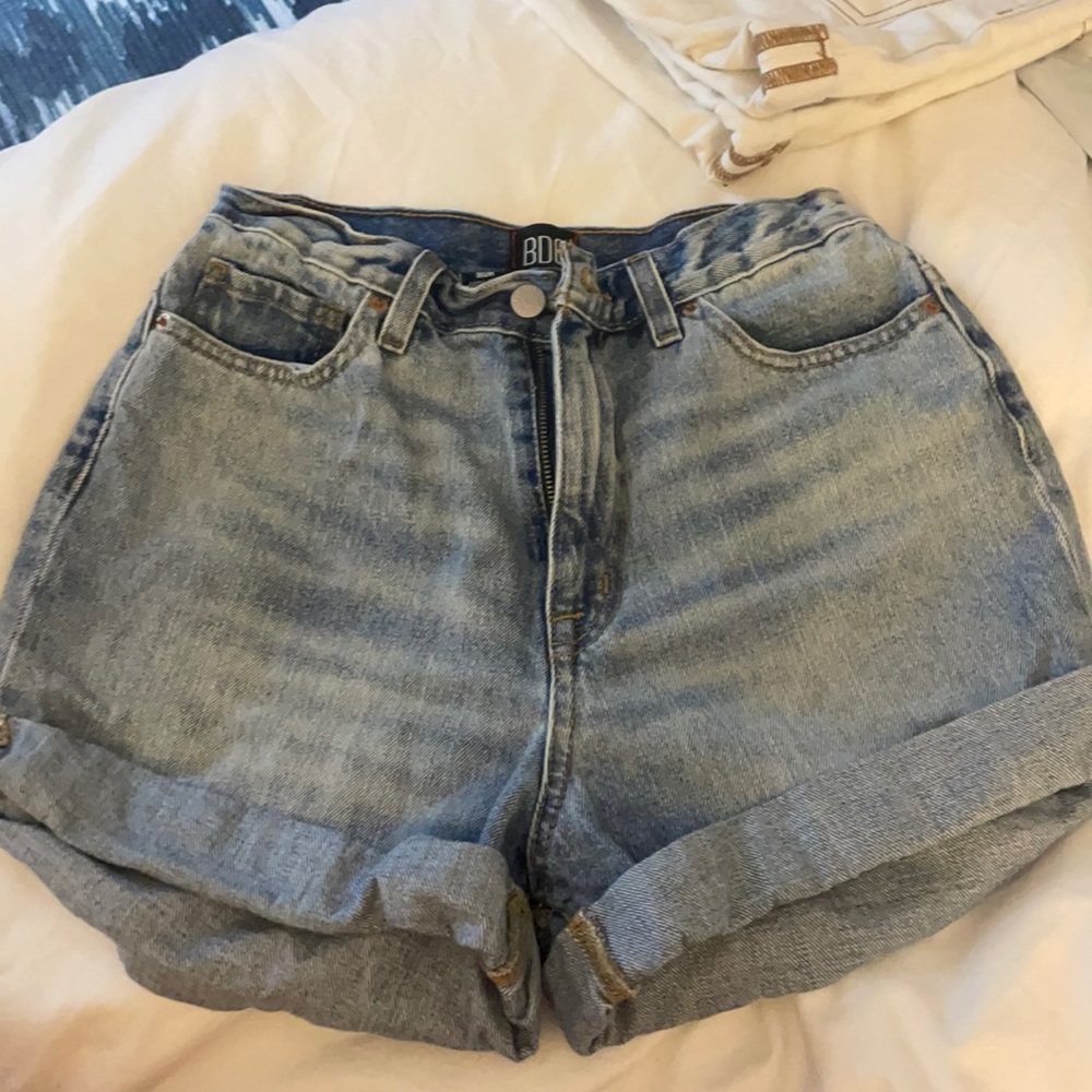 Urban outfitters high rise mom Jean shorts!